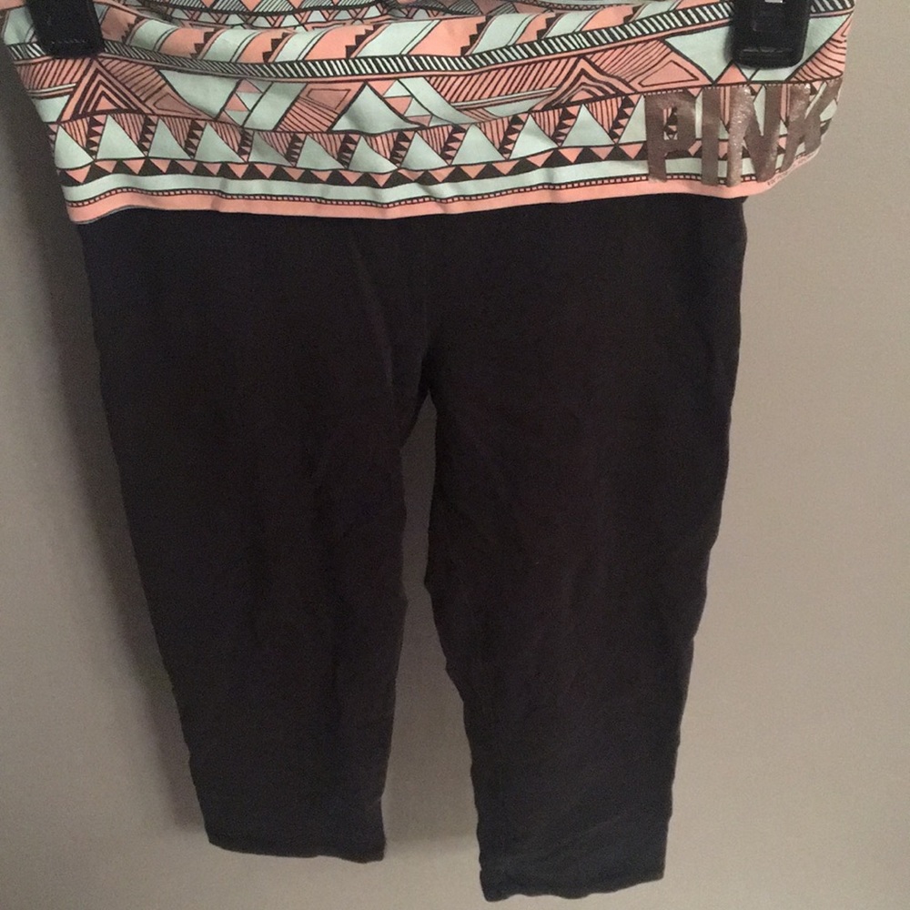 Victoria’s Secret PINK Yoga cropped leggings